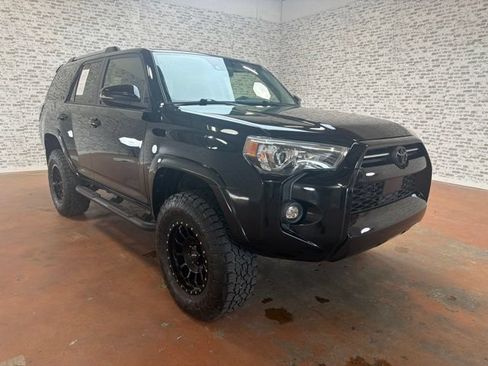 Used 2021 Toyota 4Runner SR5 Premium w/ Moonroof Package AWD/4WD image 9