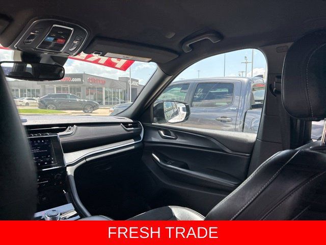 Used 2024 Jeep Grand Cherokee Altitude AWD/4WD image 36