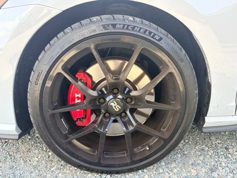 Used 2019 Volkswagen GTI SE FWD image 5