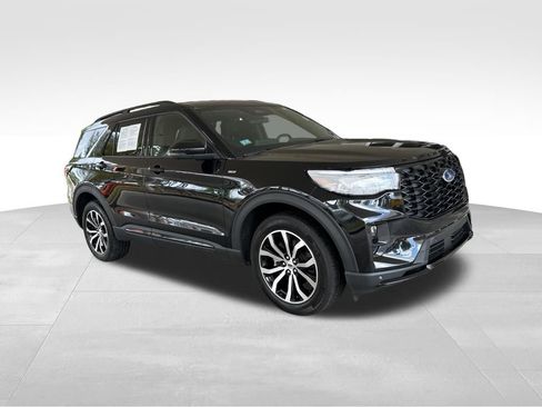 Used 2025 Ford Explorer ST-Line image 2
