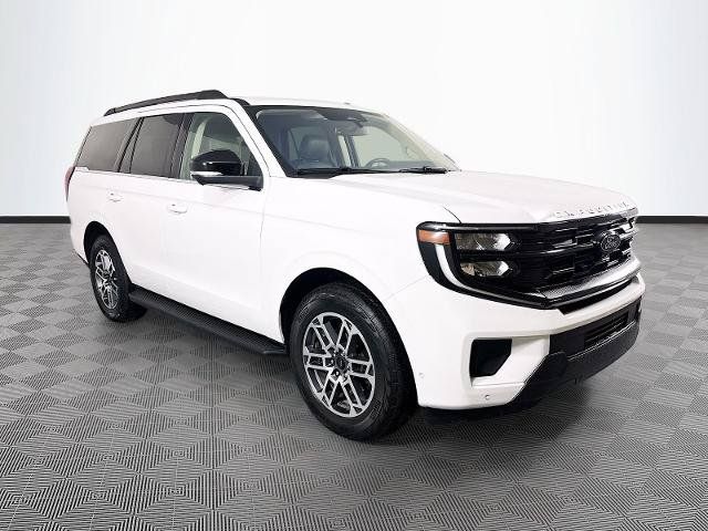 Certified 2025 Ford Expedition Active AWD/4WD image 1