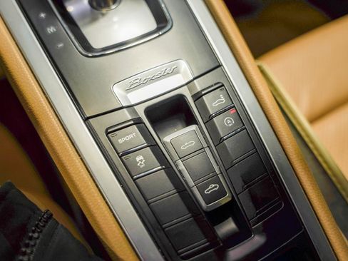 Used 2016 Porsche Boxster image 8