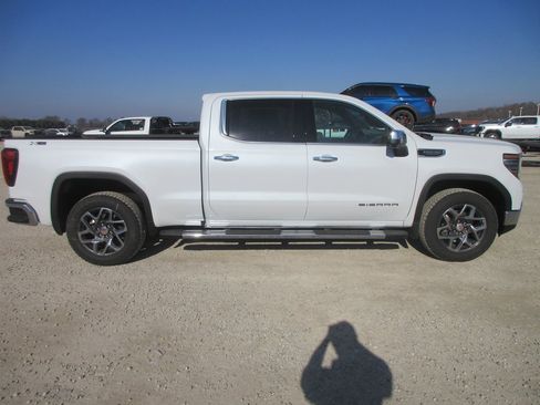 New 2026 GMC Sierra 1500 SLT w/ SLT Premium Plus Package image 3