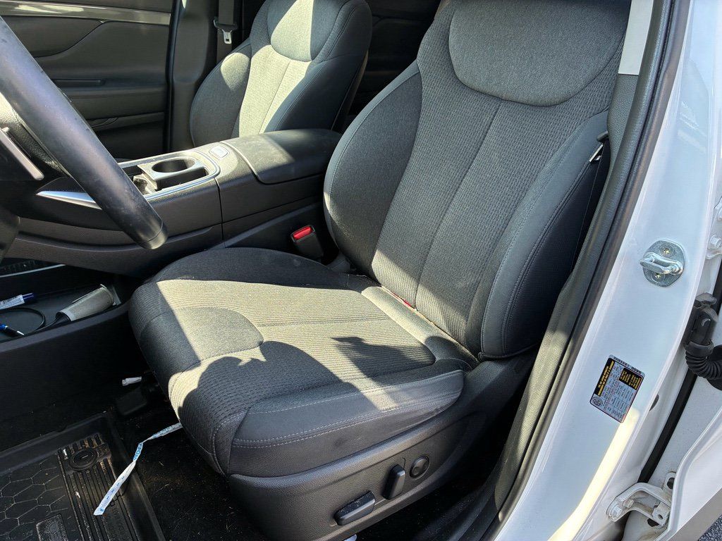 Used 2023 Hyundai Santa Fe SEL FWD image 6
