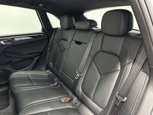 Certified 2026 Porsche Macan image 35