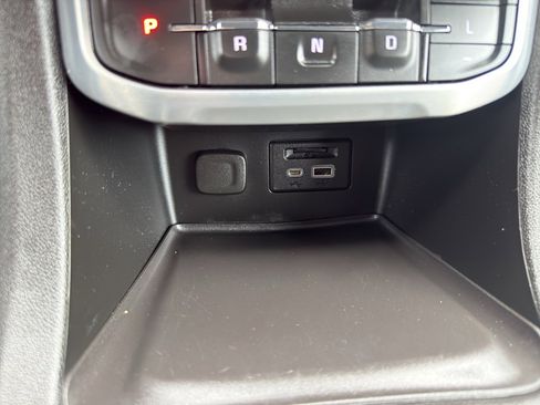 Certified 2022 GMC Acadia SLT w/ Preferred Package image 21