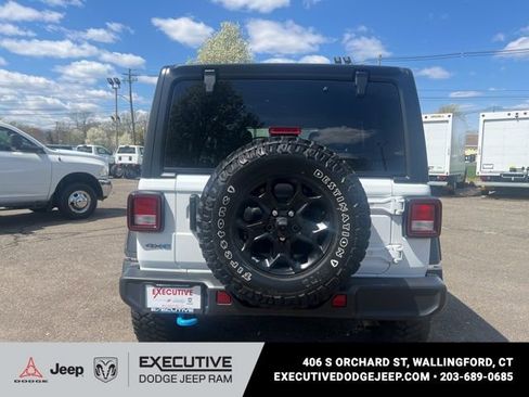 Used 2023 Jeep Wrangler Unlimited w/ Cold Weather Group image 6