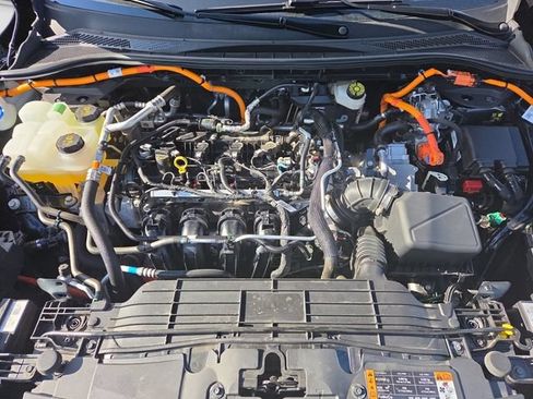 Used 2025 Ford Escape SE FWD image 32