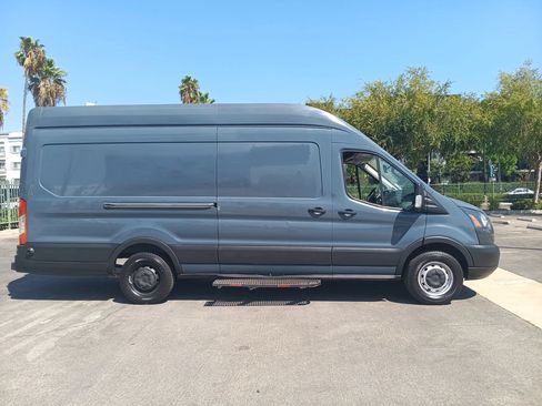 Used 2019 Ford Transit 250 148 High Roof Extended RWD image 4
