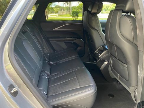 Used 2024 Cadillac Lyriq Luxury AWD/4WD image 19