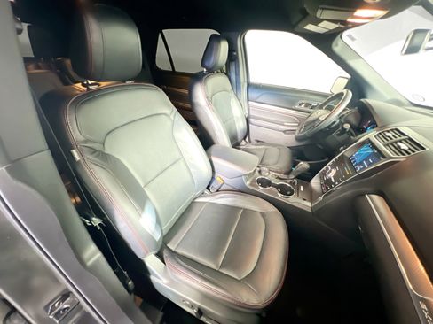 Used 2019 Ford Explorer Sport image 31