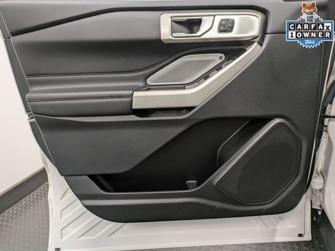 Used 2023 Ford Explorer Limited w/ Limited Technology Package AWD/4WD image 8