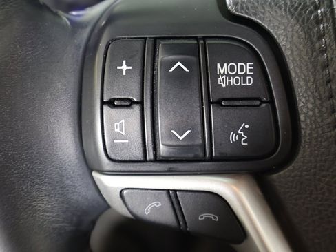 Used 2017 Toyota Highlander XLE image 47