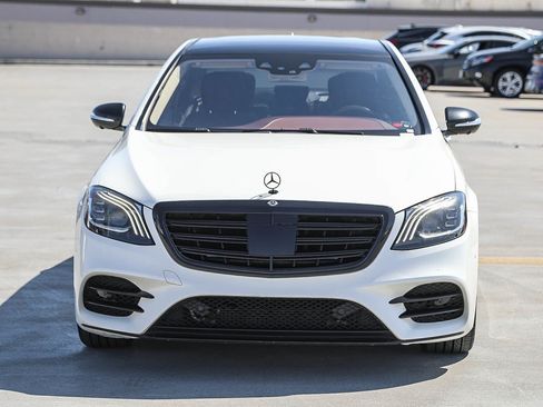 Used 2018 Mercedes-Benz S 560 Sedan image 2