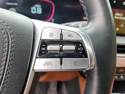 Used 2025 Kia Telluride AWD image 23