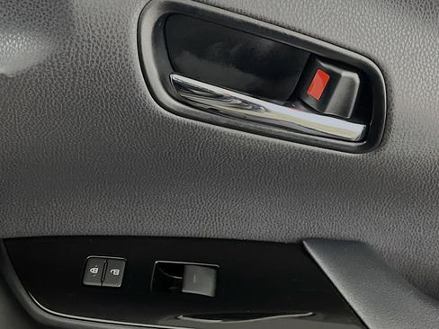 Used 2022 Toyota Prius L Eco image 32