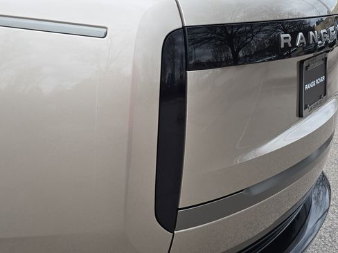 New 2026 Land Rover Range Rover SE image 35