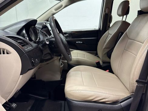Used 2019 Dodge Grand Caravan SE w/ Power Convenience Group I image 34