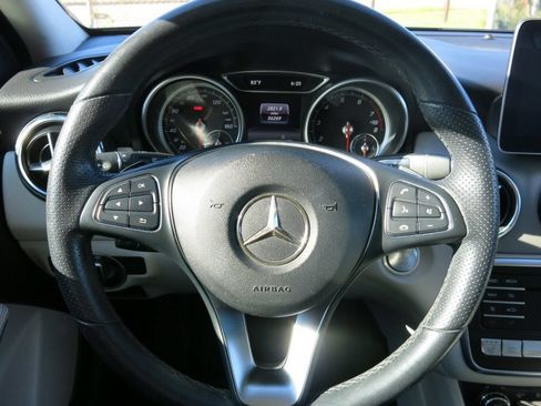 Used 2020 Mercedes-Benz GLA 250 4MATIC image 24
