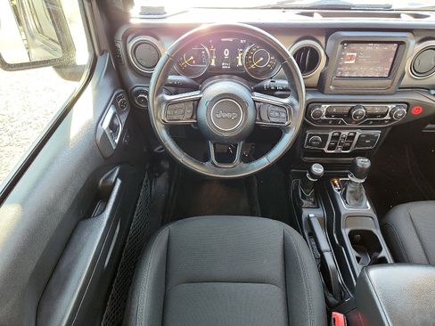 Used 2018 Jeep Wrangler Unlimited Sport S image 11