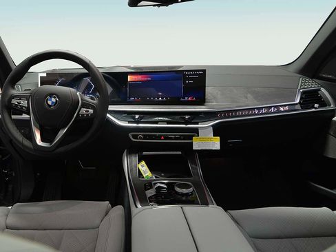 Used 2026 BMW X5 sDrive40i image 11