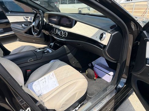Used 2015 Mercedes-Benz S 550 Sedan w/ Sport Package image 17