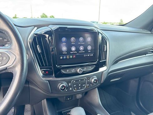 Used 2022 Chevrolet Traverse LT FWD image 19