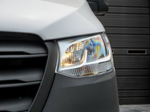 Used 2025 Mercedes-Benz Sprinter 2500 image 6