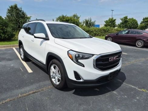 Used 2020 GMC Terrain SLE w/ Driver Convenience Package AWD/4WD image 4