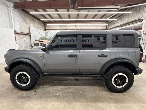 Certified 2023 Ford Bronco Badlands w/ Sasquatch Package AWD/4WD image 5