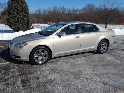 Used 2010 Chevrolet Malibu LT image 9