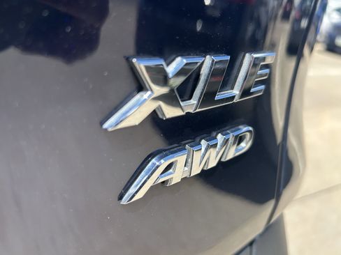 Used 2025 Toyota RAV4 XLE AWD/4WD image 9