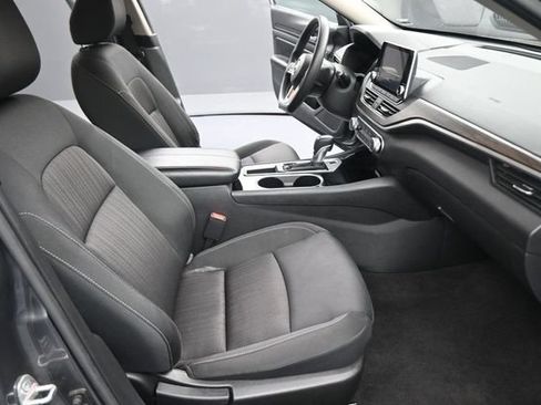 Used 2024 Nissan Altima 2.5 SV FWD image 22