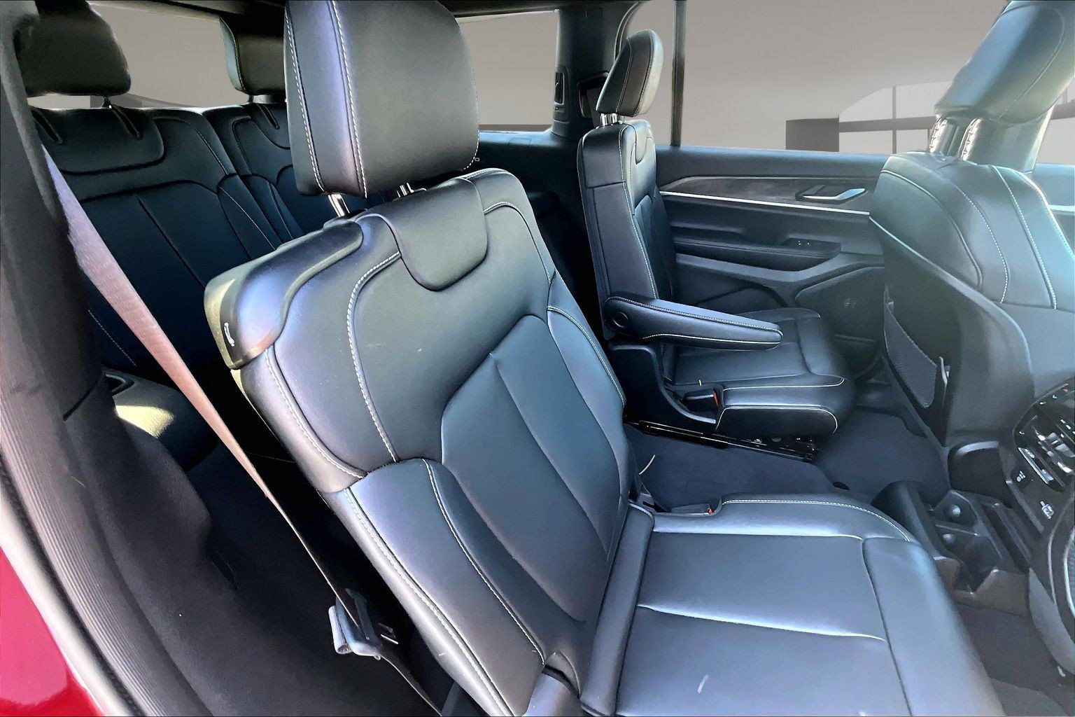 Used 2024 Jeep Grand Cherokee L Limited RWD image 27