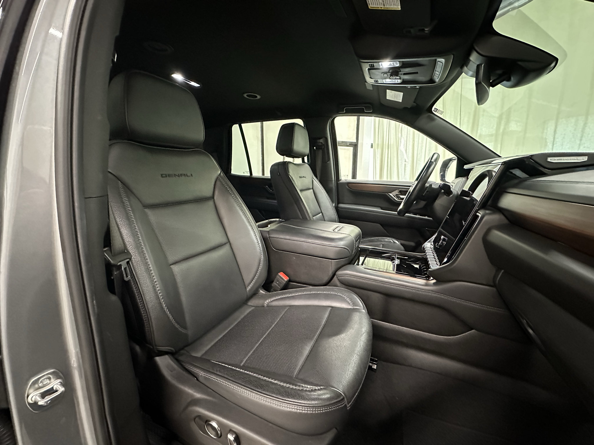 Certified 2025 GMC Yukon Denali AWD/4WD image 16