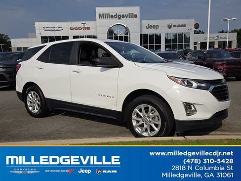 Used 2021 Chevrolet Equinox LS w/ LS Convenience Package AWD/4WD image 1