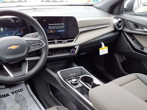 New 2026 Chevrolet Equinox LT w/ Convenience Package II image 7