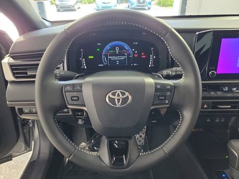 Used 2025 Toyota Camry SE w/ Convenience Package FWD image 27