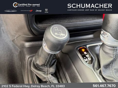 Used 2024 Jeep Wrangler Unlimited Sahara w/ Technology Group AWD/4WD image 24