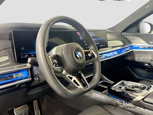 Used 2023 BMW 740i RWD image 9