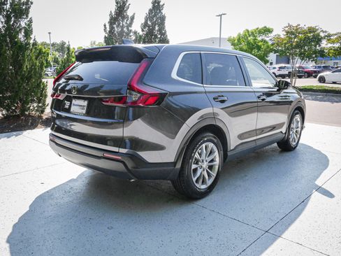 Used 2023 Honda CR-V EX-L image 10