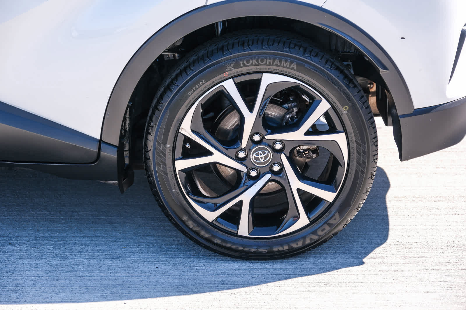 Certified 2018 Toyota C-HR XLE FWD image 9