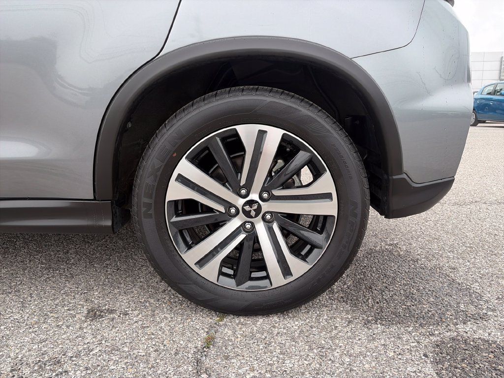 Used 2025 Mitsubishi Outlander Sport SE AWD/4WD image 37