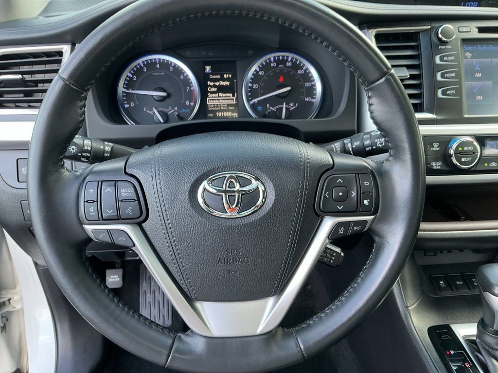 Used 2019 Toyota Highlander XLE AWD/4WD image 23