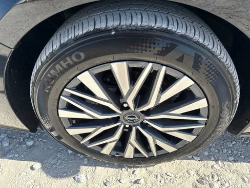 Used 2025 Nissan Altima 2.5 SV FWD image 23