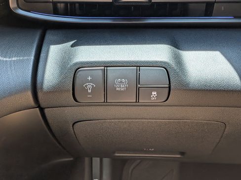 Used 2025 Hyundai Elantra SEL FWD image 23