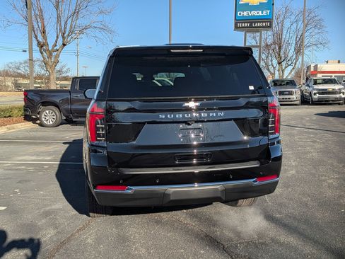 New 2026 Chevrolet Suburban LS image 7