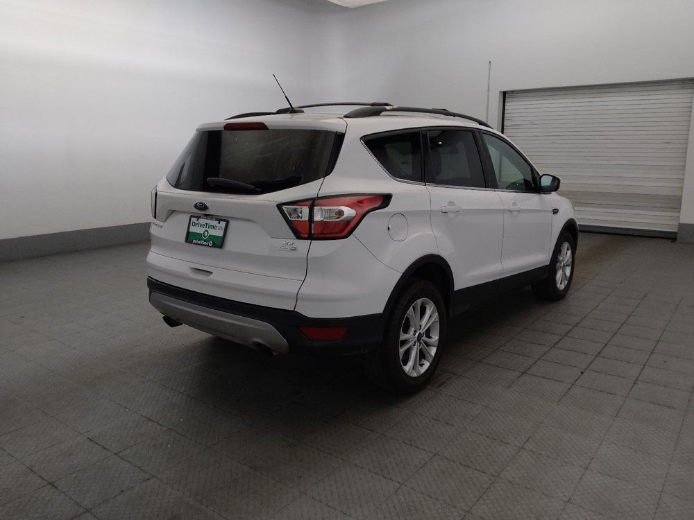 Used 2018 Ford Escape SE w/ Ford Safe & Smart Package AWD/4WD image 9