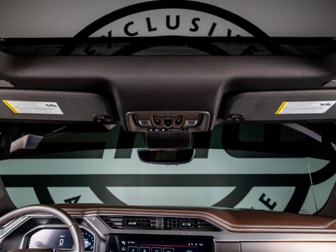 Used 2024 GMC Sierra 1500 Denali w/ Denali Reserve Package image 9