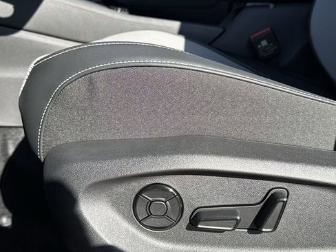 New 2026 Volkswagen Tiguan SE R-Line FWD image 12